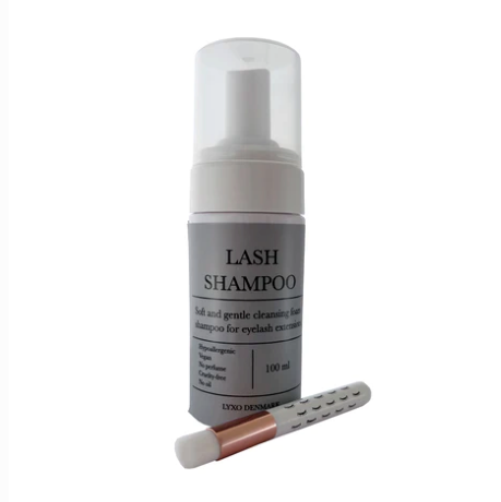 Lash shampoo + brush