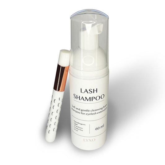 Lash shampoo + brush